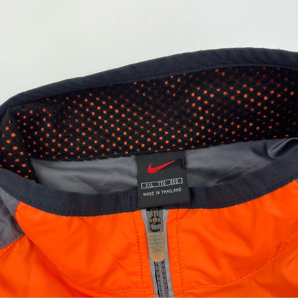 Vintage Nike Windbreaker with Reflective Stripes - Picture 5 of 9